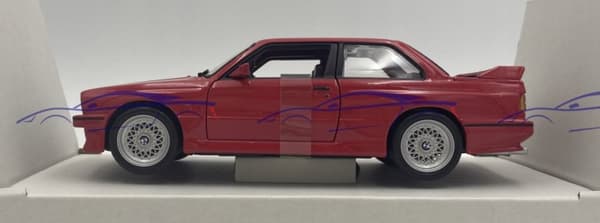 BMW M3 (E30) 1986 1:24 modell Bburago 21100 röd