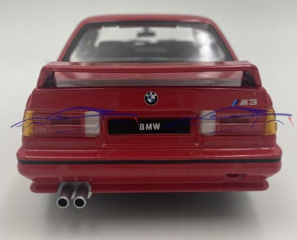 BMW M3 (E30) 1986 1:24 modell Bburago 21100 röd