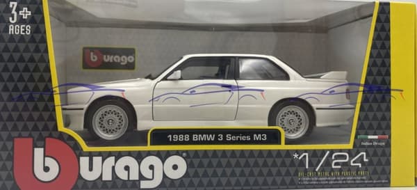 BMW M3 (E30) 1986 1:24 modell Bburago 21100 vit