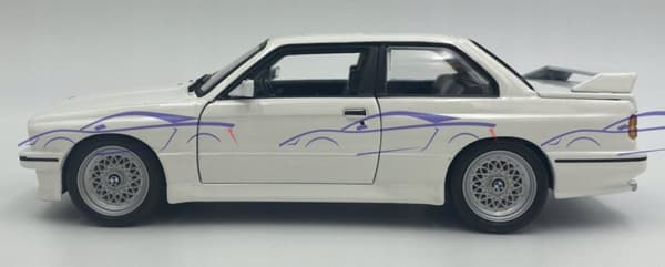 BMW M3 (E30) 1986 1:24 modell Bburago 21100 vit