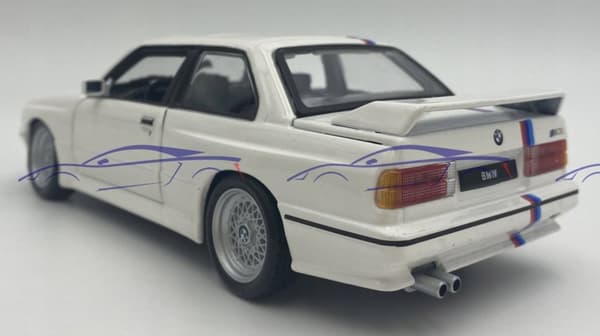 BMW M3 (E30) 1986 1:24 modell Bburago 21100 vit