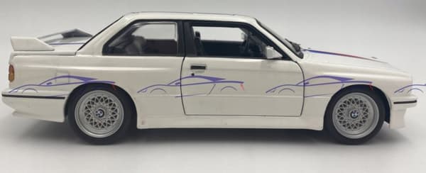 BMW M3 (E30) 1986 1:24 modell Bburago 21100 vit