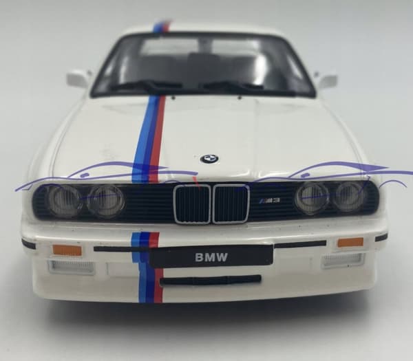 BMW M3 (E30) 1986 1:24 modell Bburago 21100 vit