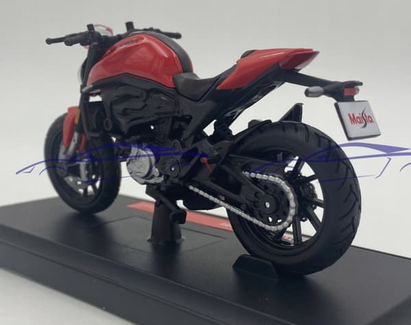 DUCATI Monster 2021 röd motorcykel modell 1:18 Maisto
