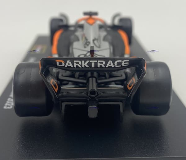 McLaren MCL60 F1 2023 #81 Piastri KASK BBurago 1:43