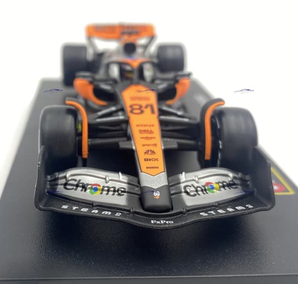 McLaren MCL60 F1 2023 #81 Piastri KASK BBurago 1:43