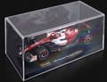 Miniatyrbild 5 av 11: ALFA ROMEO C42 F1 2022 24 Guanyu HJÄLM BBurago 1:43