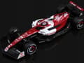 Miniatyrbild 8 av 11: ALFA ROMEO C42 F1 2022 24 Guanyu HJÄLM BBurago 1:43