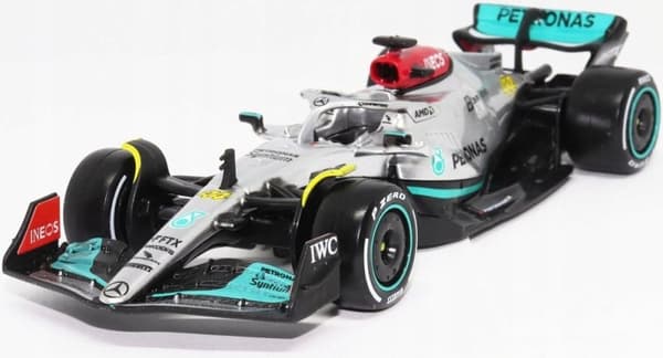 F1 bil MERCEDES W13 E #44 Hamilton Bburago 1:43