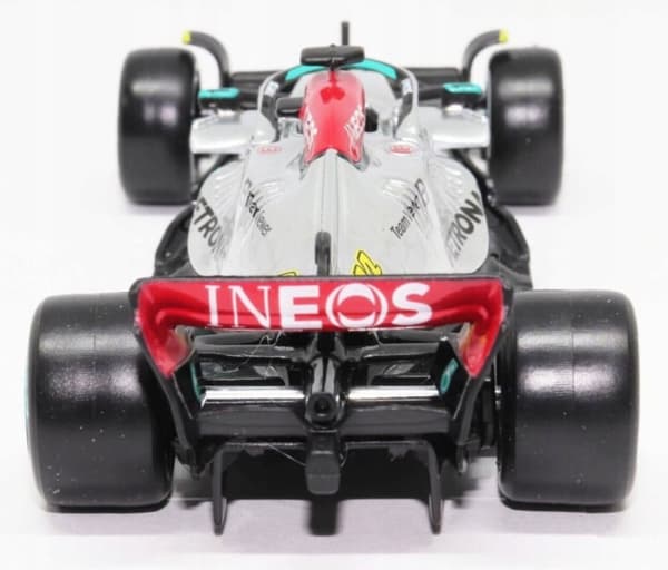 F1 bil MERCEDES W13 E #44 Hamilton Bburago 1:43