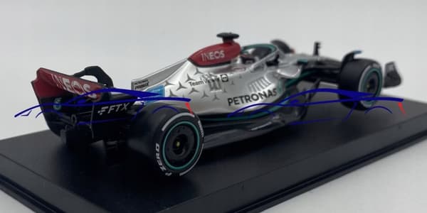 F1 bil Mercedes W13 63 Russell KASK BBurago 1:43