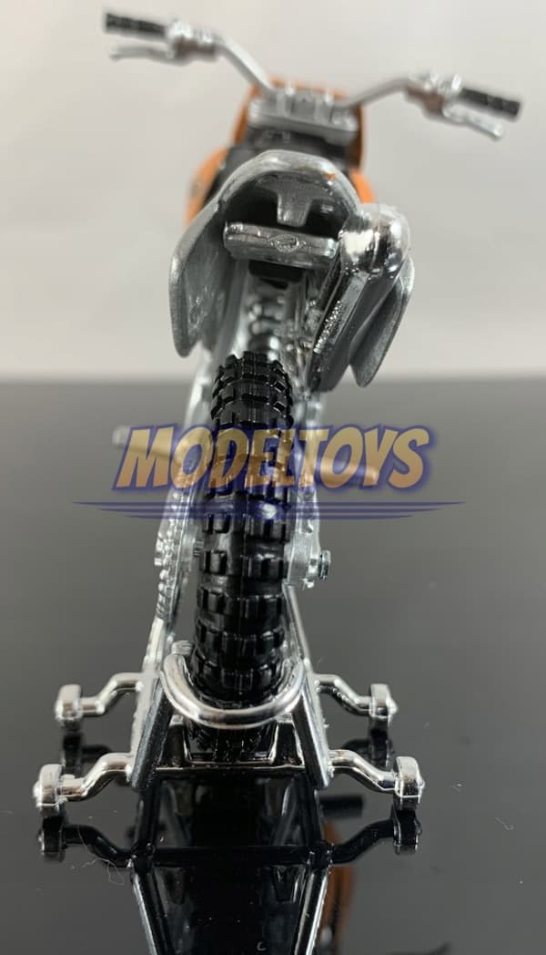 KTM 520 SX #111 moottoripyörä malli 1:18 Maisto