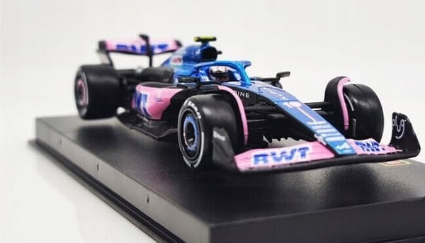 F1 BWT Alpine A523 #10 P. Gasly HJÄLM BBurago 1:43