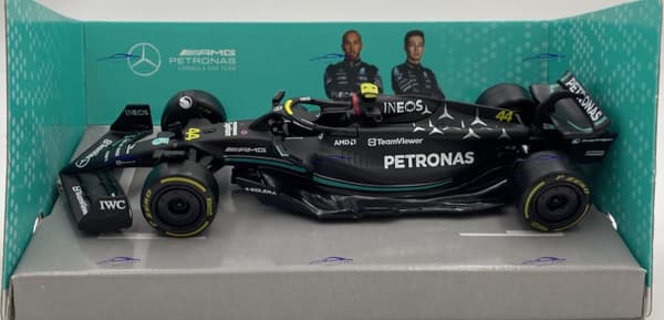 F1-bil Mercedes W14 Hamilton #44 BBurago 1:43