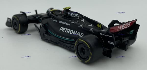 F1-bil Mercedes W14 Hamilton #44 BBurago 1:43