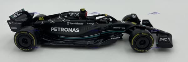F1-bil Mercedes W14 Hamilton #44 BBurago 1:43