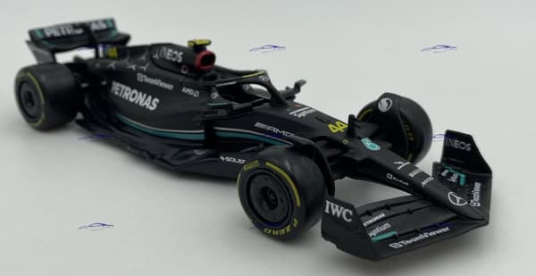 F1-bil Mercedes W14 Hamilton #44 BBurago 1:43