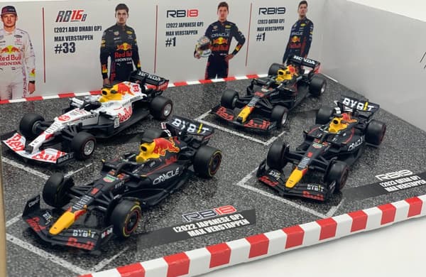 Red Bull F1 KUN Verstappen 2021-2023 RB19 RB18 RB16B BBurago 1:43