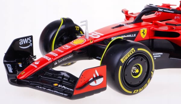 F1 FERRARI SF-23 #55 bil med fører Bburago 1:24 26809