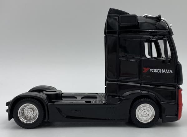 Mercedes Benz Actros Gigaspace lastbillæsser Bobcat Bburago 1:43 32313