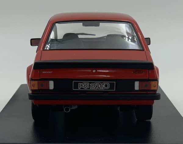 Ford Escort MK II RS 2000 model 124223 Hvidboks 1:24