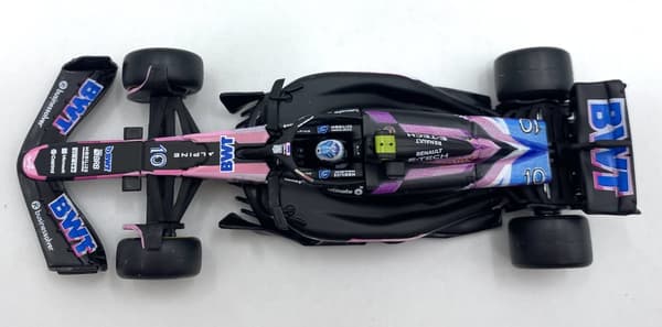 F1-bil Alpine A524 BWT Bburago #10 Pierre Gasly BBurago 1:43 HJÄLM
