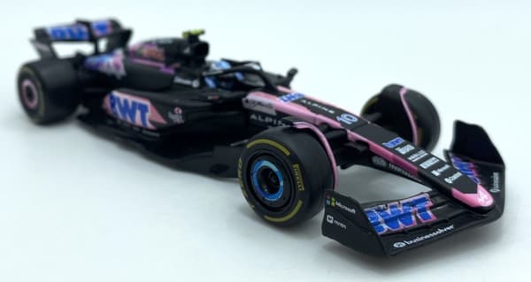 F1-bil Alpine A524 BWT Bburago #10 Pierre Gasly BBurago 1:43 HJÄLM