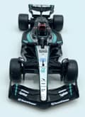 Miniatyrbillede 6 af 11: F1-bil Mercedes AMG W15 E Perf Petronas Russell #63 BBurago 1:43