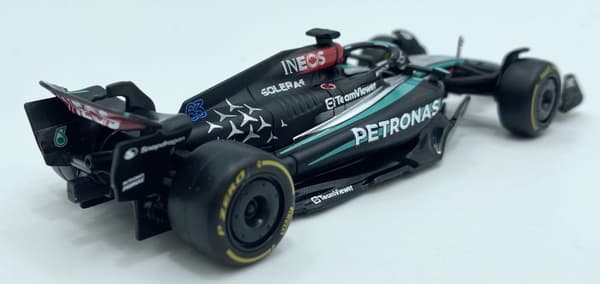 F1-bil Mercedes AMG W15 E Perf Petronas Russell #63 BBurago 1:43