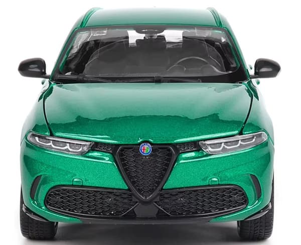 Alfa Romeo Tonale 2022 grön 1:24 modell BBurago 21109
