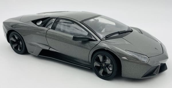 Lamborghini Reventon modell 1:18 Motormax 79155