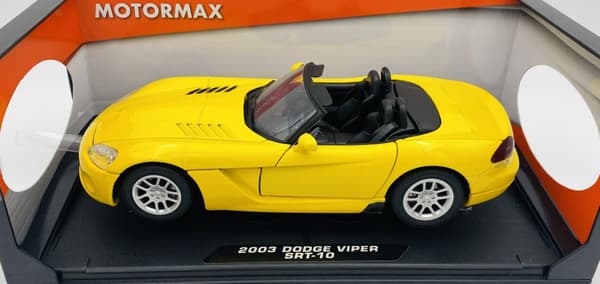 Dodge Viper SRT-10 2003 model 1:18 Motormax 73137