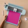 Miniatyrbild 4 av 4: Cricut - 2009587 - Wärmeaktiviertes Vinyl Colors - permanent 30,5x61cm (magenta-rosa) ()