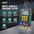 Miniatyrbild 2 av 4: Bilens HVAC-manifold, digitala kylverktyg för reparation, vakuumtryckstestare.