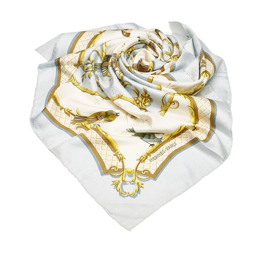 Pre-owned Hermes La Cle Des Champs Silk Scarf Blue