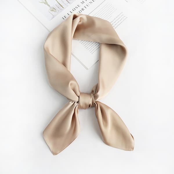 INF Elegant Sidenscarf i Djupgrönt - Lätt och Mjuk 0