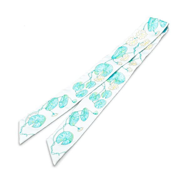 Pre-owned Hermès Un Jardin Sur Le Nil Silk Twilly Scarf Blue