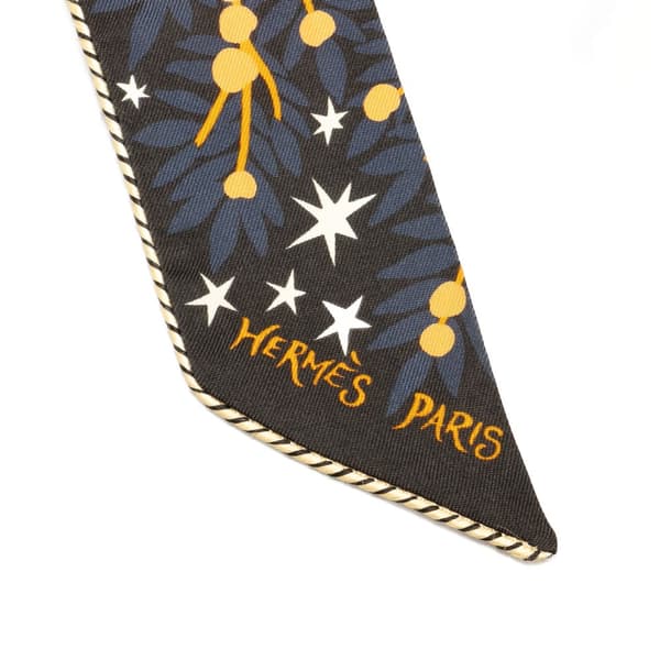 Pre-owned Hermès Le Charme D Orphee Twilly Silk Scarf Black