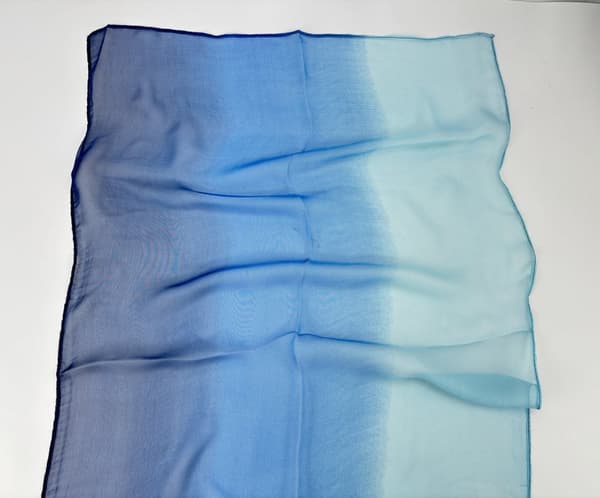 INF Skinnende sjal: Elegant perlechiffon tørklæde