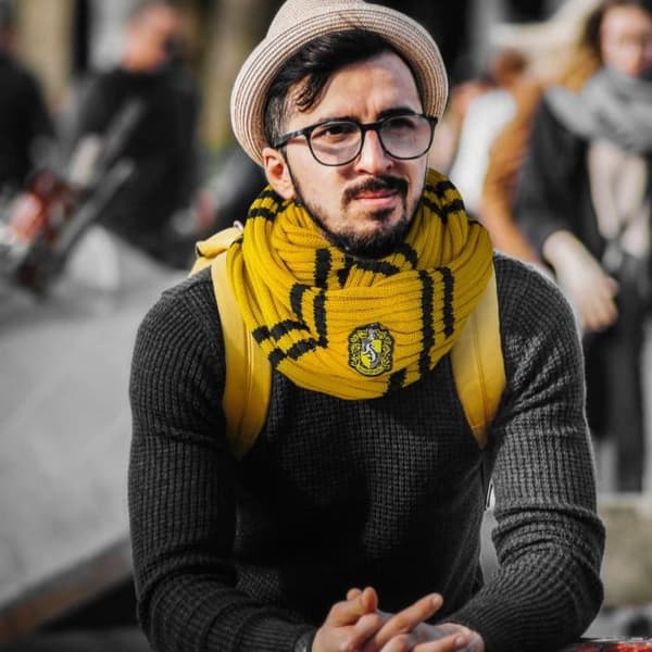 Cinereplikor - Harry Potter - Infinity Scarf - Ultra Mjuk - Officiell licens - Hufflepuff House - 190 cm - Gul och svart