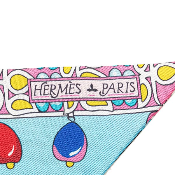 Pre-owned Hermès Parures Des Maharajas Silk Twilly Scarf Blue