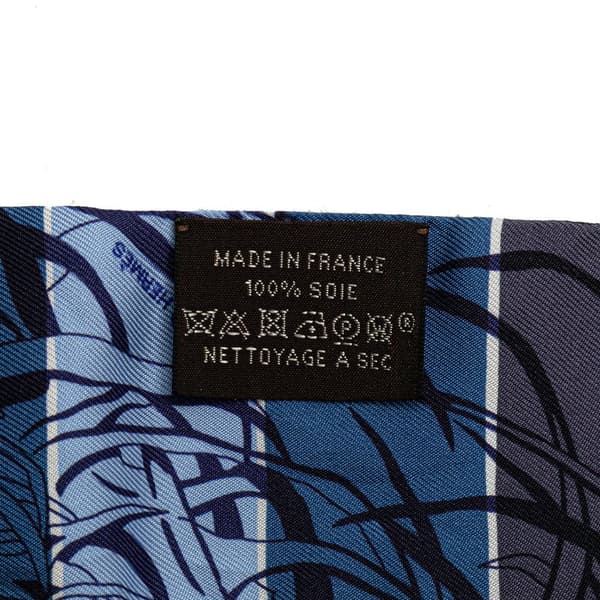 Pre-owned Hermès Jungle Love Rainbow Silk Twilly Scarf Blue