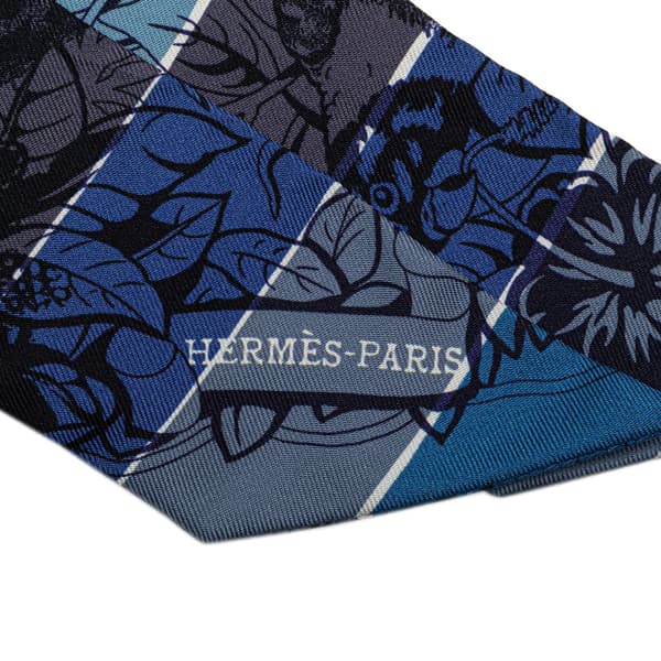 Pre-owned Hermès Jungle Love Rainbow Silk Twilly Scarf Blue