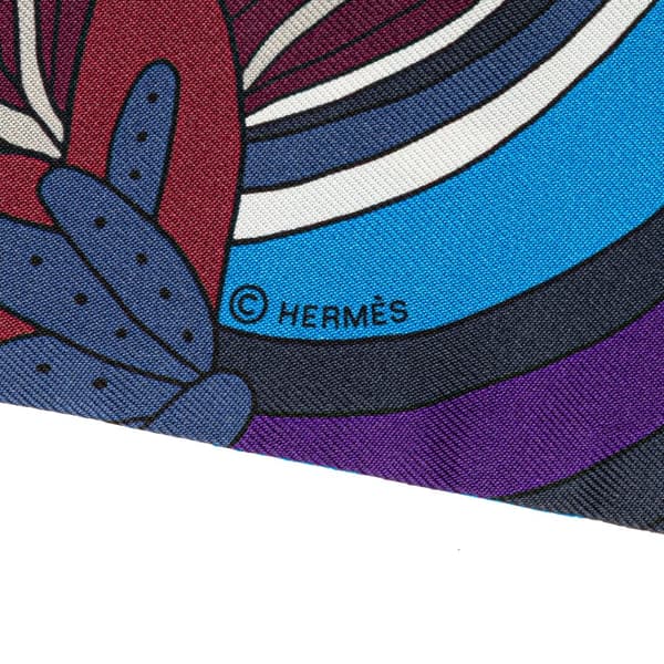 Pre-owned Hermès Le Jardin de La Maharani Silk Twilly Scarf Blue