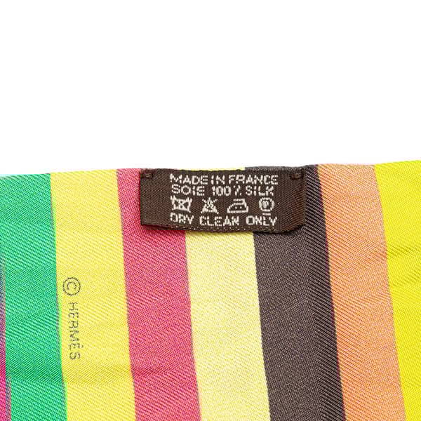 Pre-owned Hermès Swimmers Silk Twilly Scarf Pink