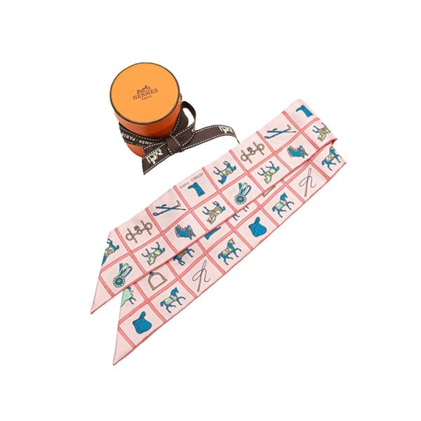 Pre-owned Hermès Couvertures Et Tenues De Jour Twilly Silk Scarf Pink