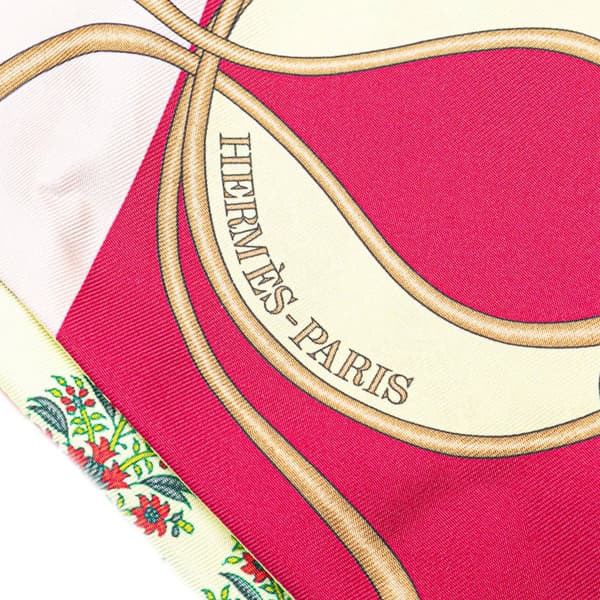 Pre-owned Hermès Maxi Coup De Fouet Au Bloc Silk Twilly Scarf Yellow