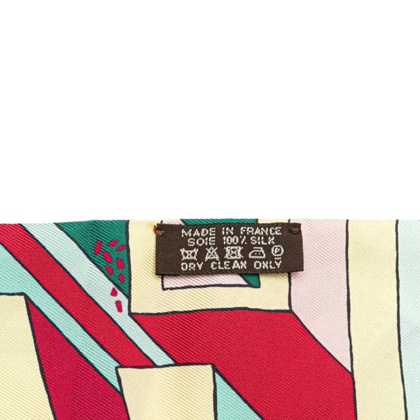 Pre-owned Hermès On A Summer Day Silk Twilly Scarf Pink