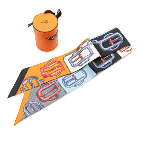 Pre-owned Hermès Bouclerie D'Attelage Silk Twilly Scarf Black