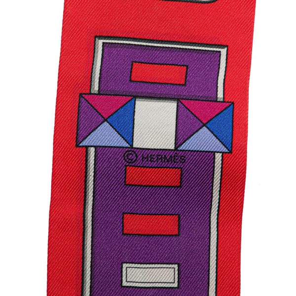Pre-owned Hermès Festival Des Amazones Silk Twilly Scarf Red